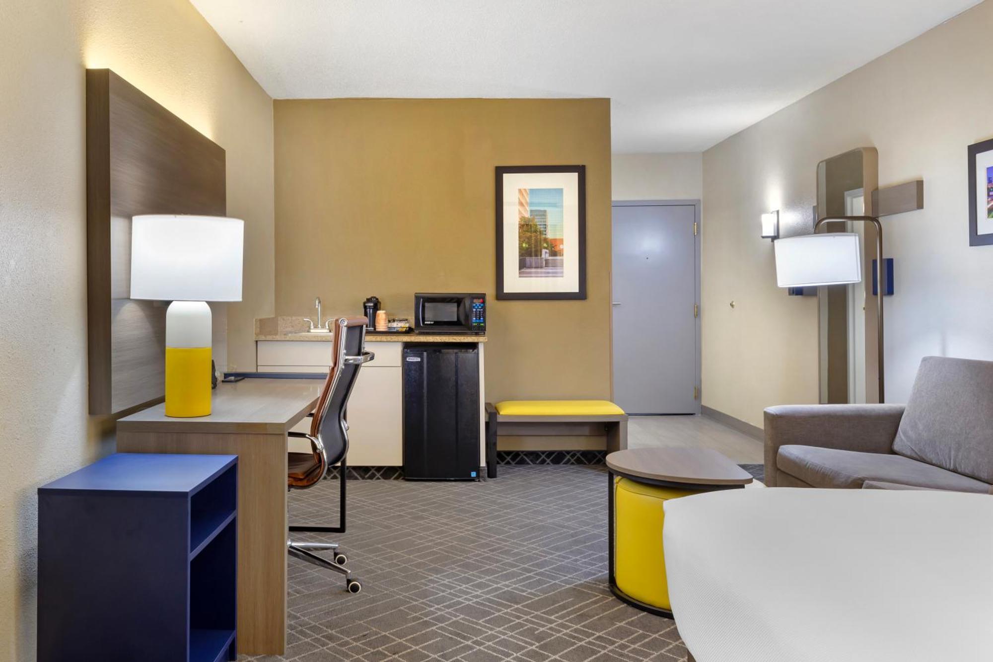 Comfort Suites Hanes Mall Уинстон-Сейлем Экстерьер фото