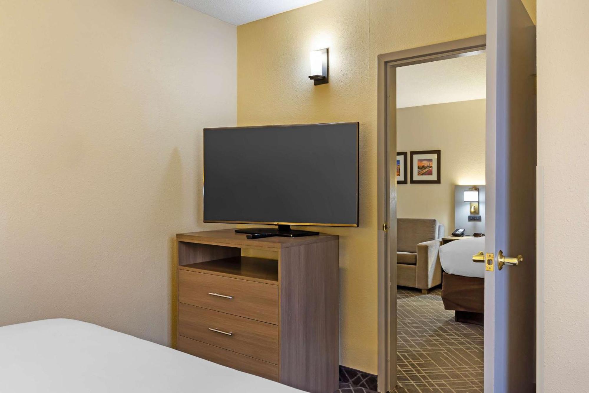 Comfort Suites Hanes Mall Уинстон-Сейлем Экстерьер фото