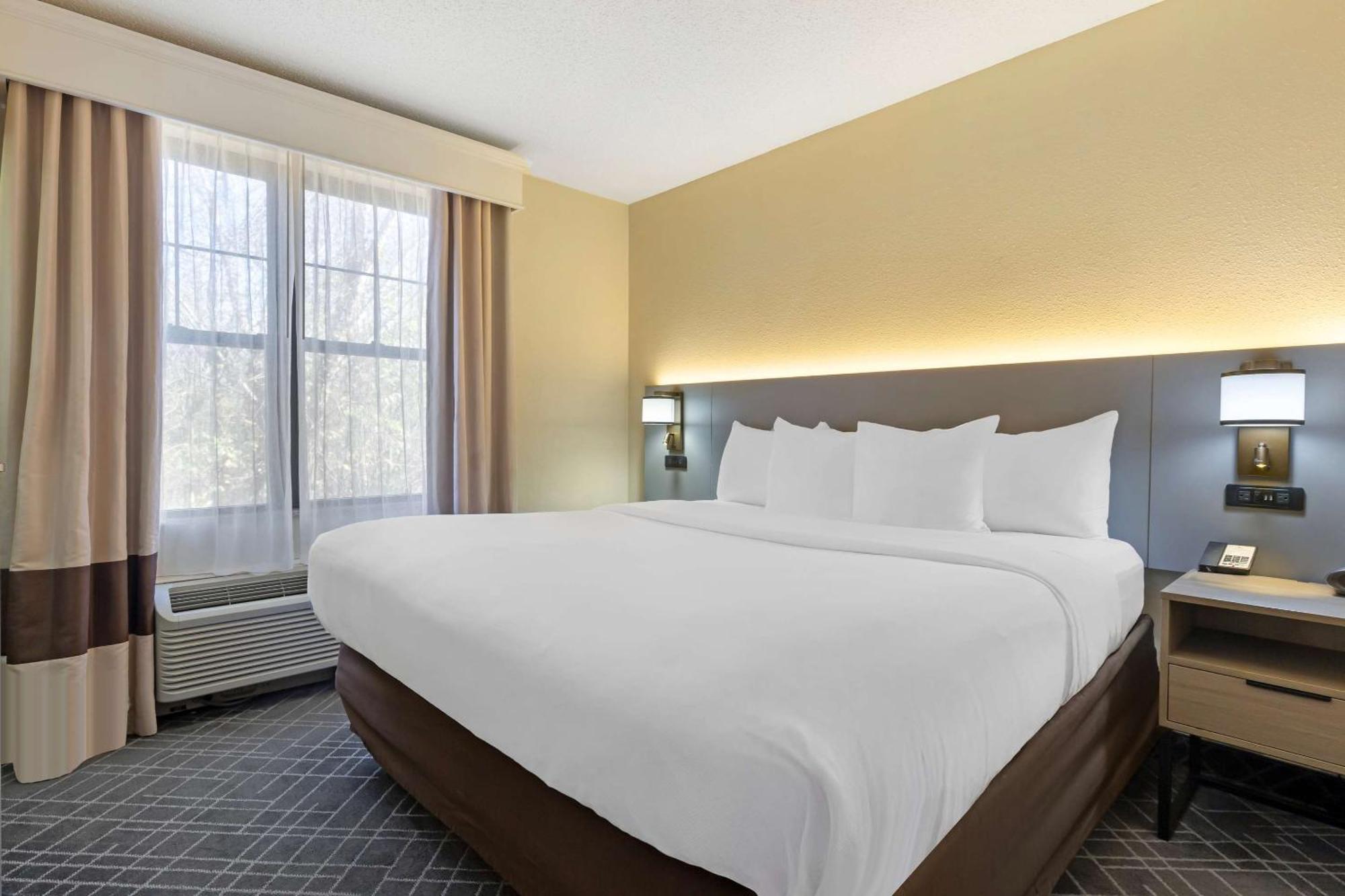 Comfort Suites Hanes Mall Уинстон-Сейлем Экстерьер фото