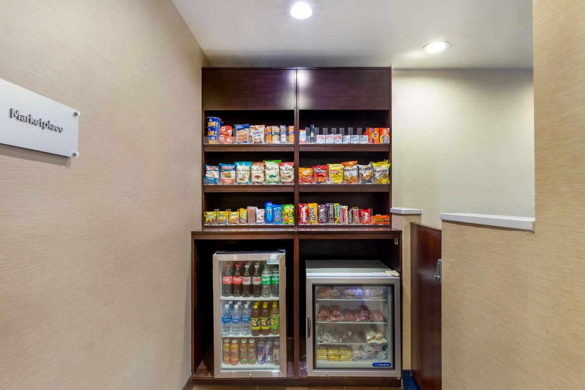 Comfort Suites Hanes Mall Уинстон-Сейлем Экстерьер фото