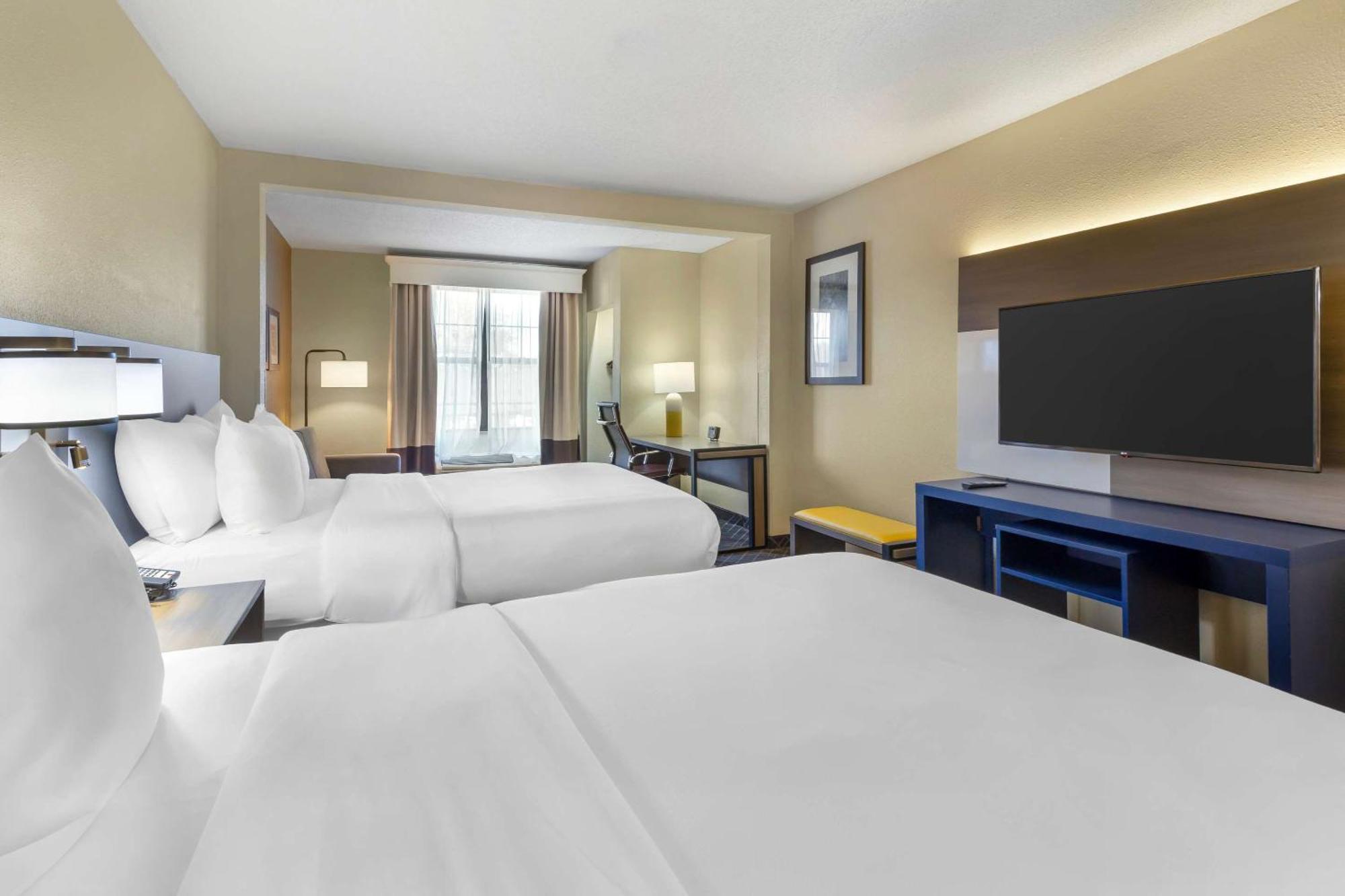 Comfort Suites Hanes Mall Уинстон-Сейлем Экстерьер фото