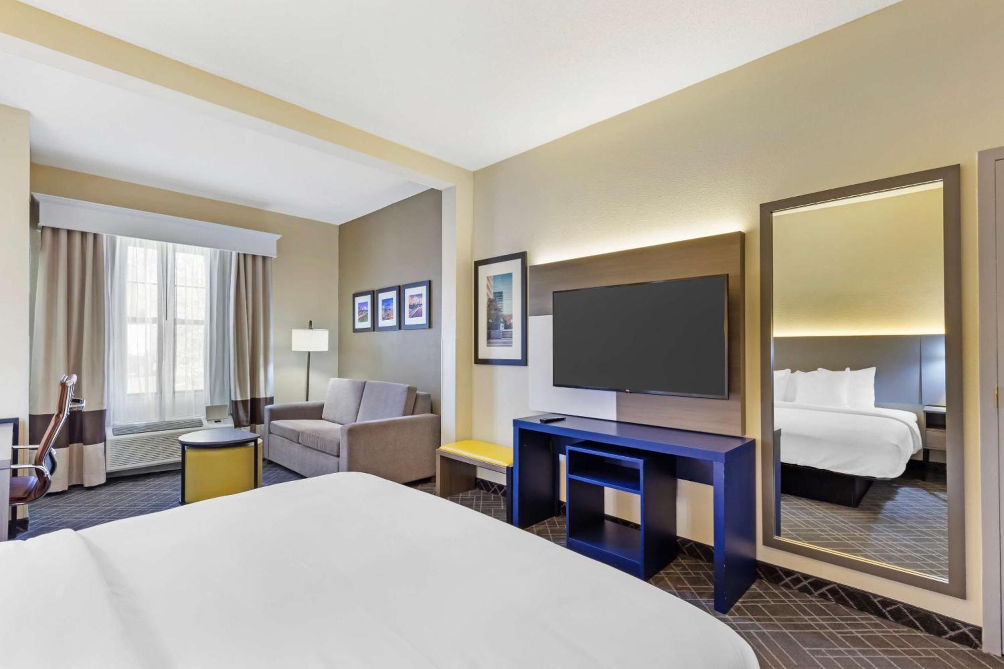 Comfort Suites Hanes Mall Уинстон-Сейлем Экстерьер фото