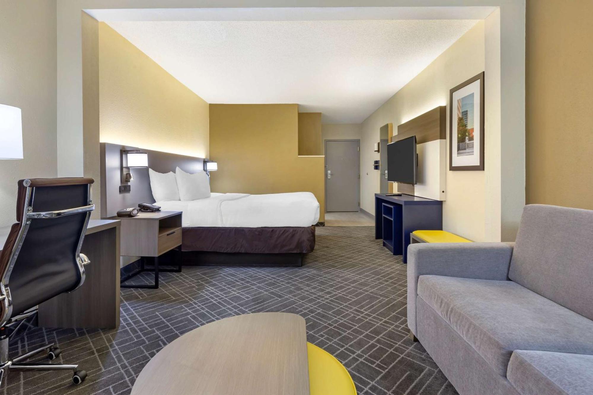 Comfort Suites Hanes Mall Уинстон-Сейлем Экстерьер фото