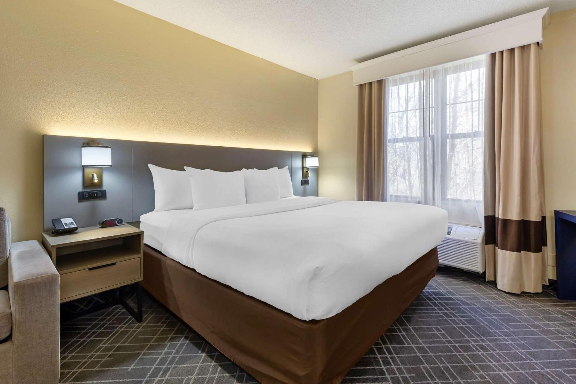 Comfort Suites Hanes Mall Уинстон-Сейлем Экстерьер фото