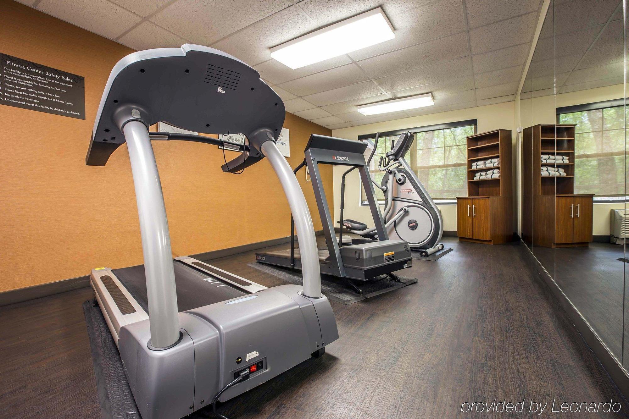 Comfort Suites Hanes Mall Уинстон-Сейлем Экстерьер фото
