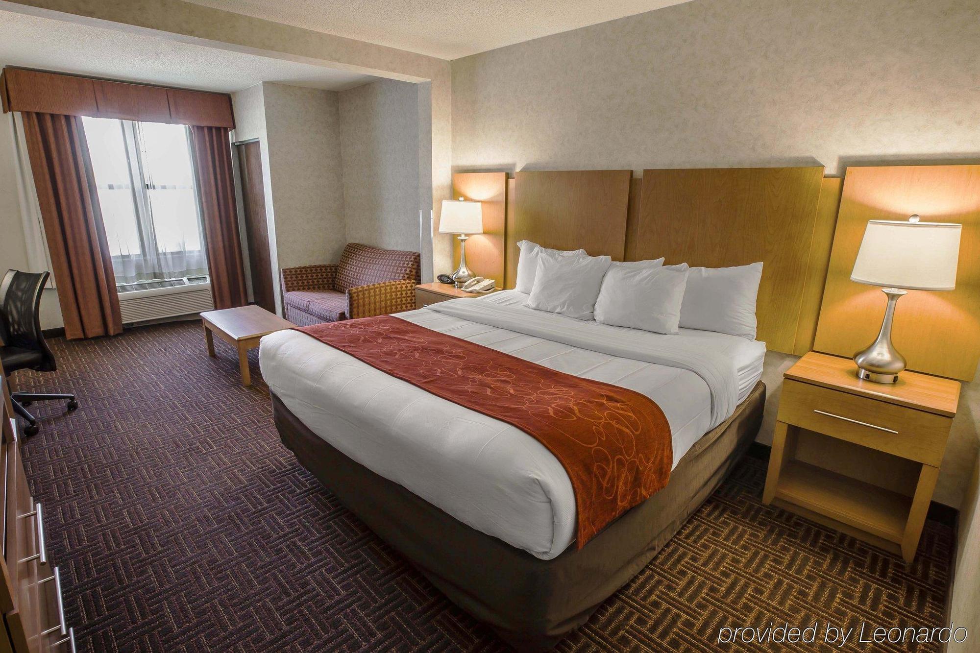 Comfort Suites Hanes Mall Уинстон-Сейлем Экстерьер фото