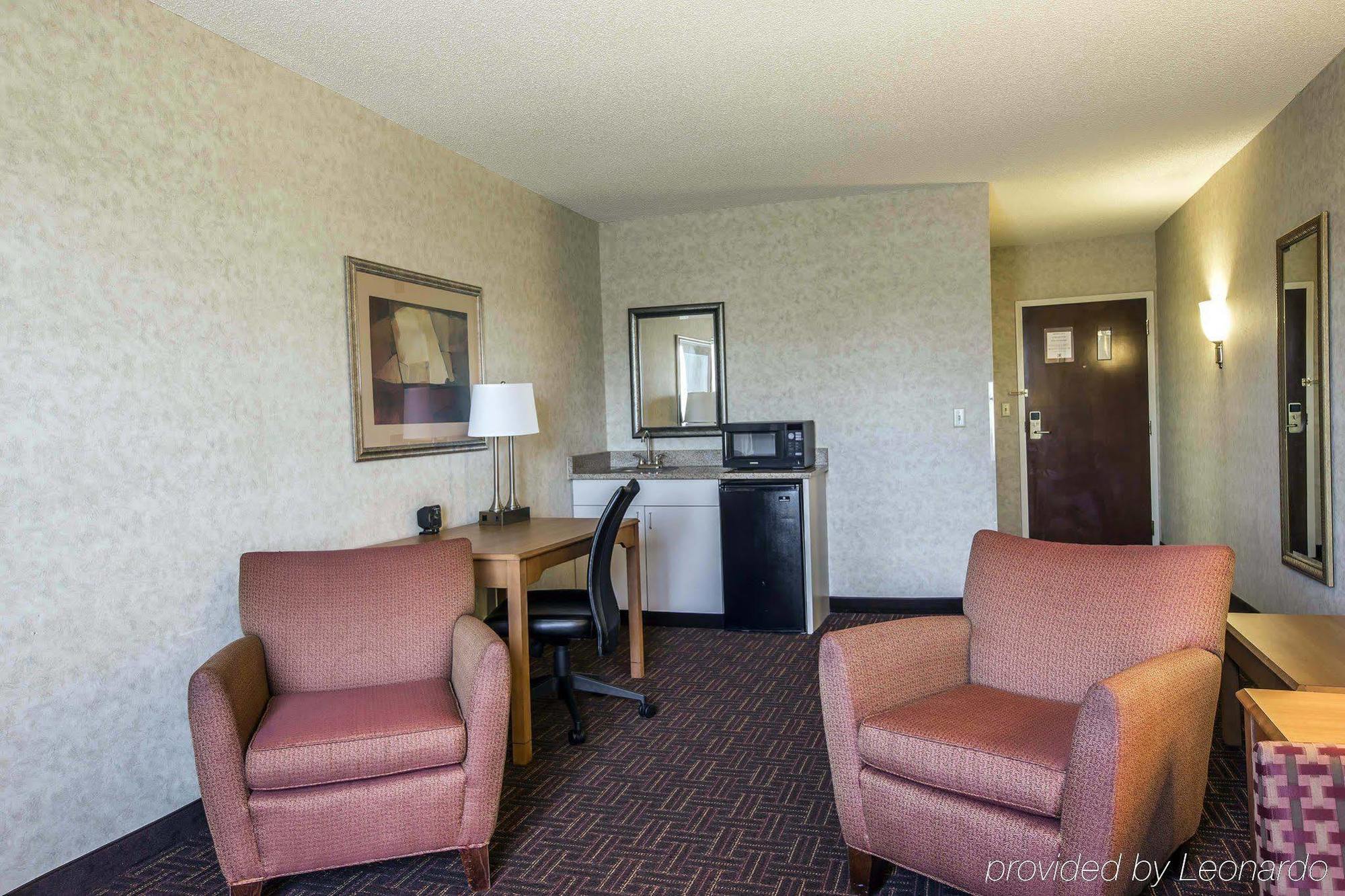Comfort Suites Hanes Mall Уинстон-Сейлем Экстерьер фото