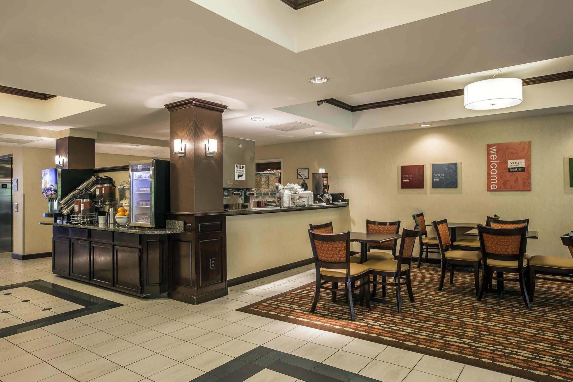 Comfort Suites Hanes Mall Уинстон-Сейлем Экстерьер фото